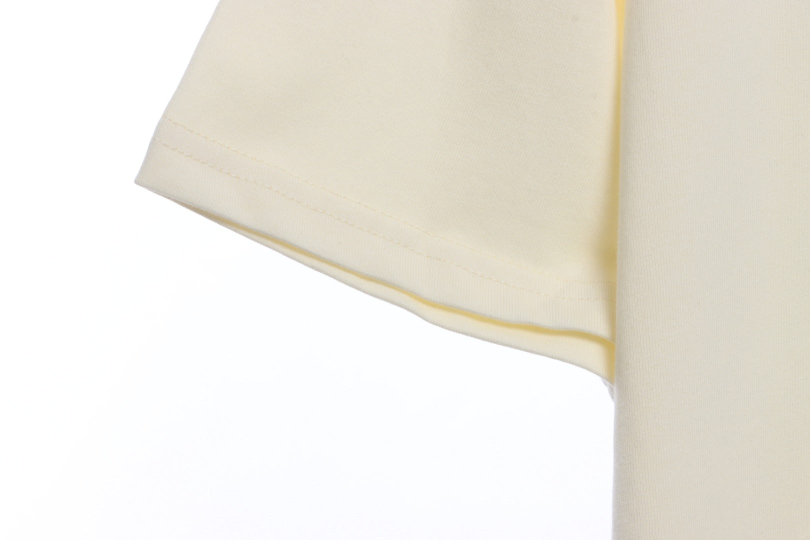 Essenti@ls Double line double row large letter flocking short sleeves