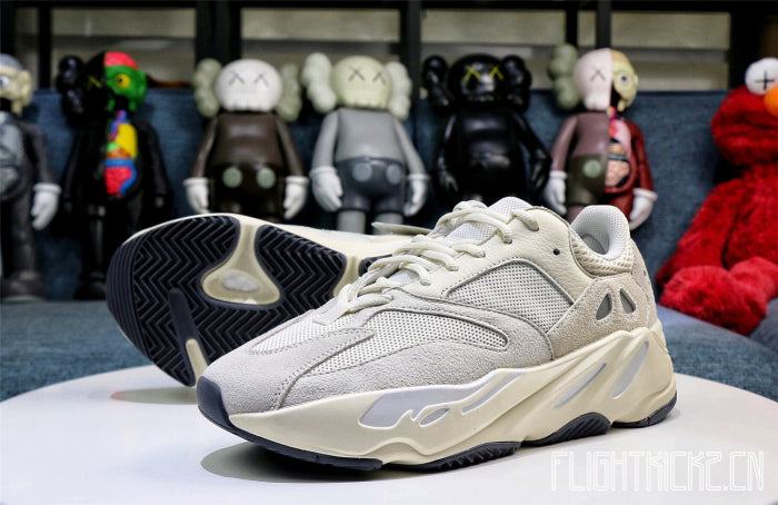 Yeezy Boost 700 Analog 2019