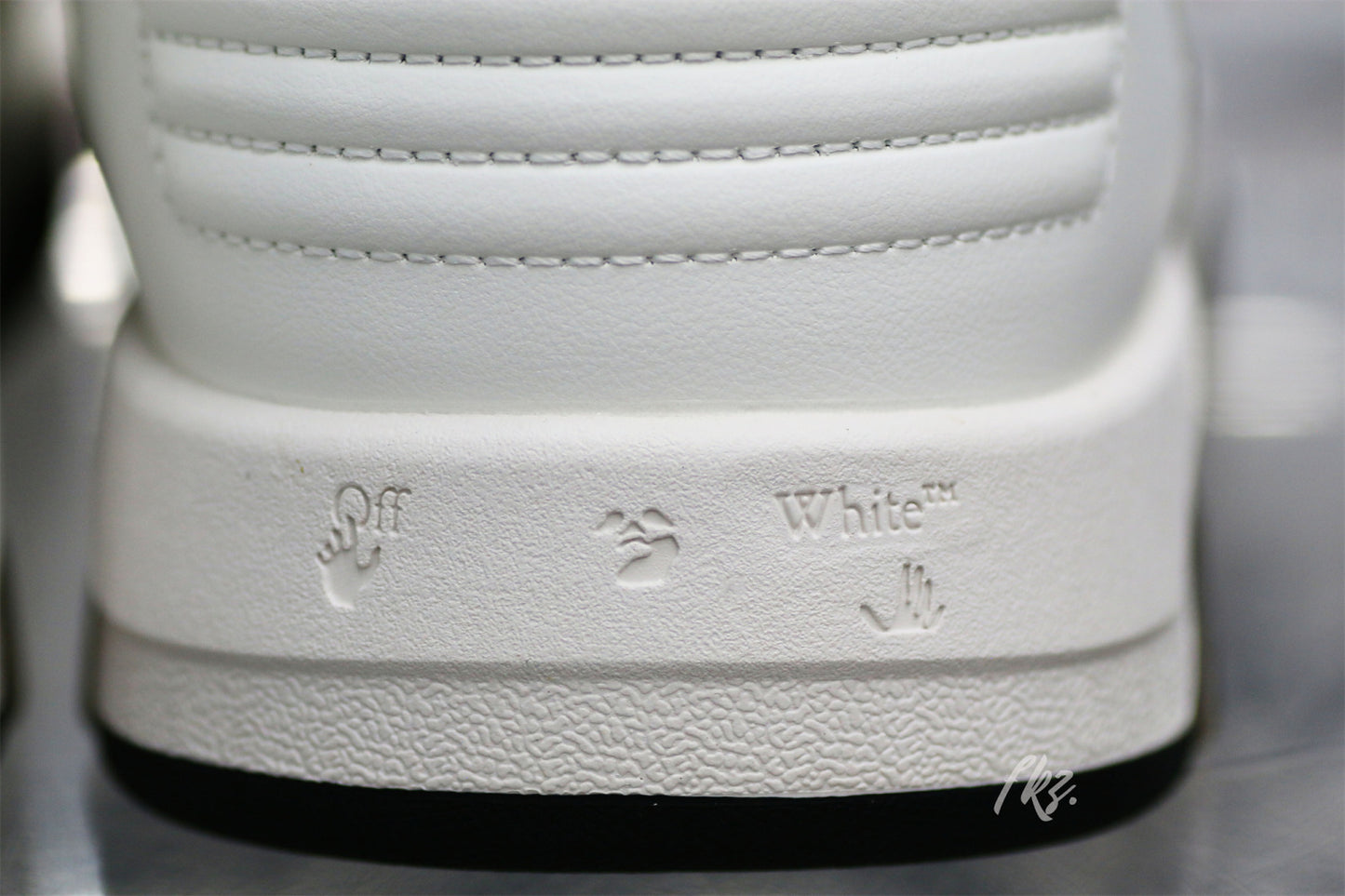 OFF-WHITE White & Black 'Out Of Office' Sneakers