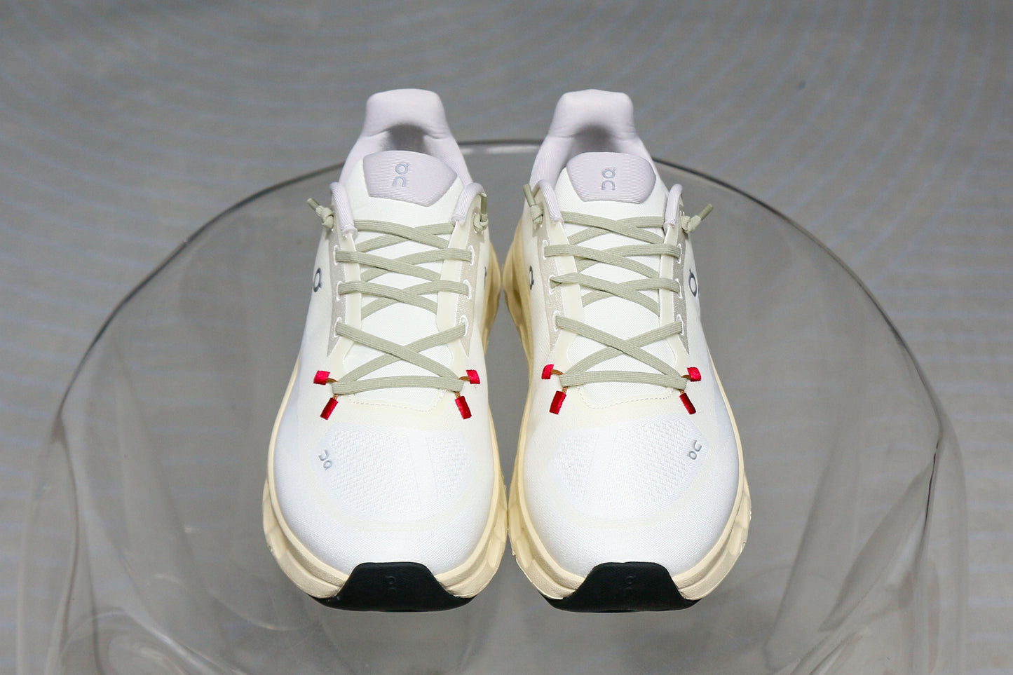 On Running Cloudtilt Sand Cream