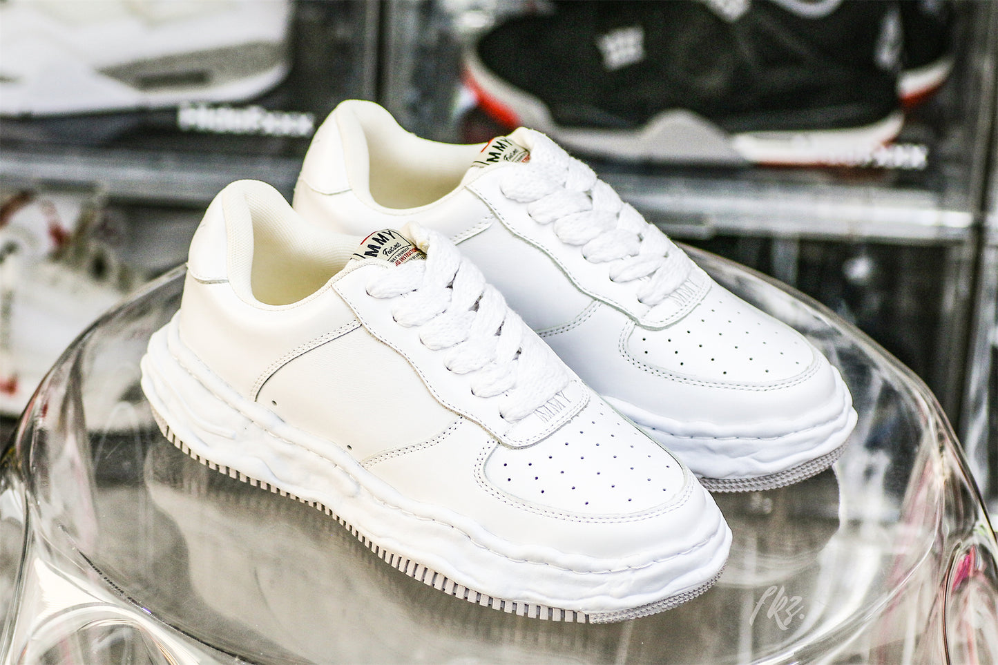 MaisOn Margiel@ Yasuhir0 perforated-detail low-top sneakers