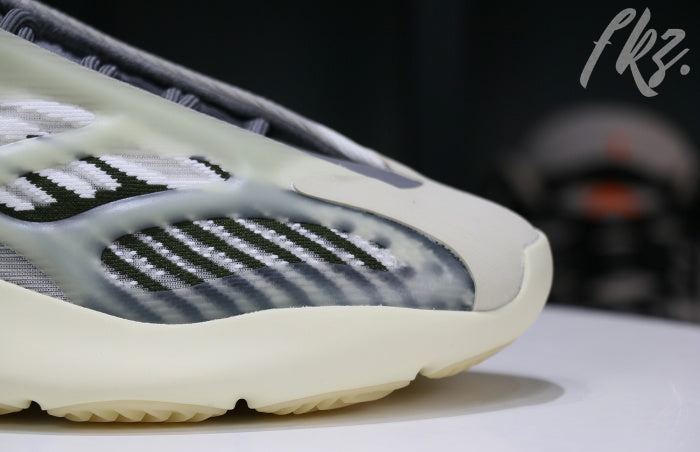 Yeezy 700 V3 ‘Fade Salt’ 2022