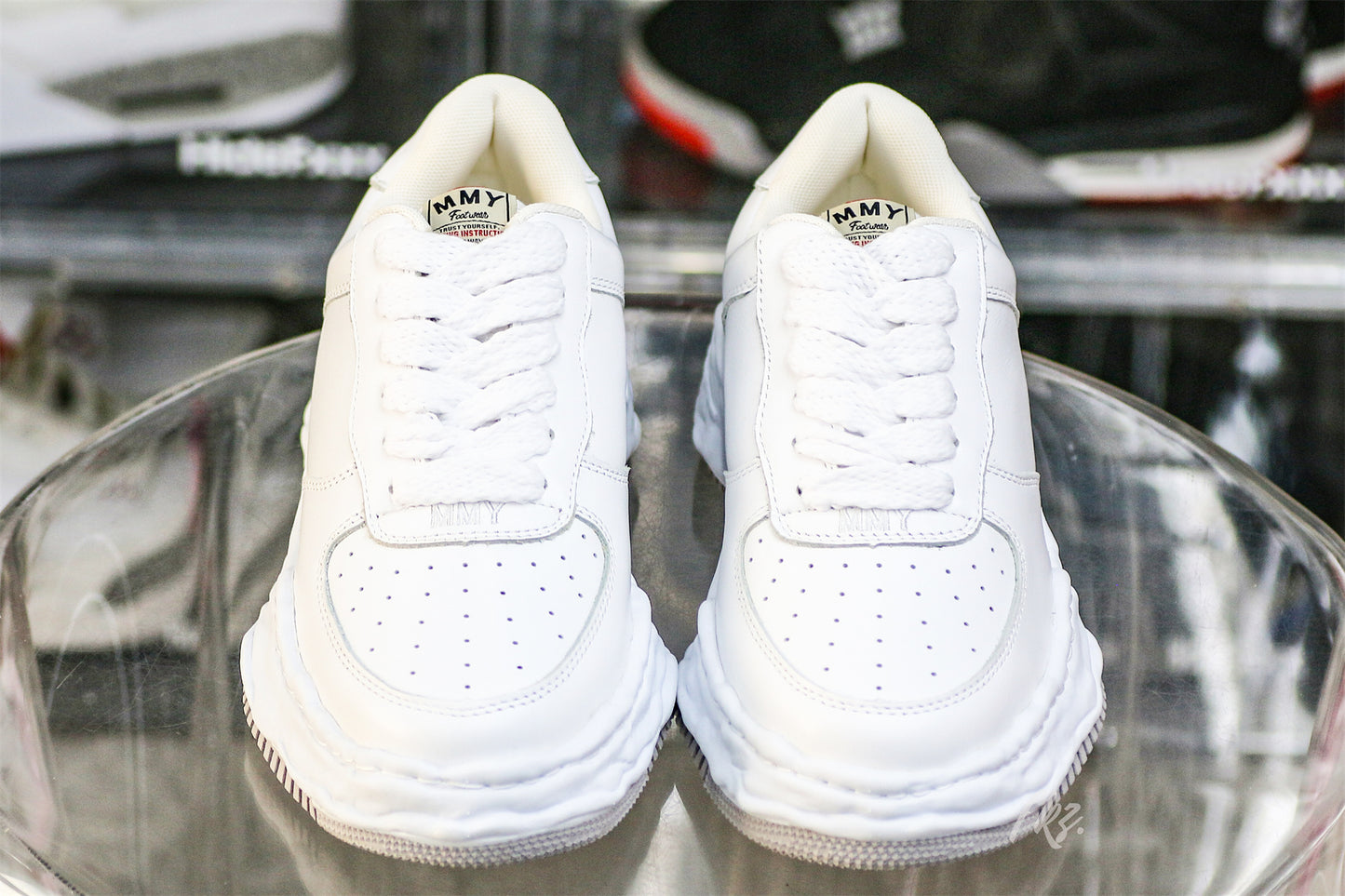 MaisOn Margiel@ Yasuhir0 perforated-detail low-top sneakers