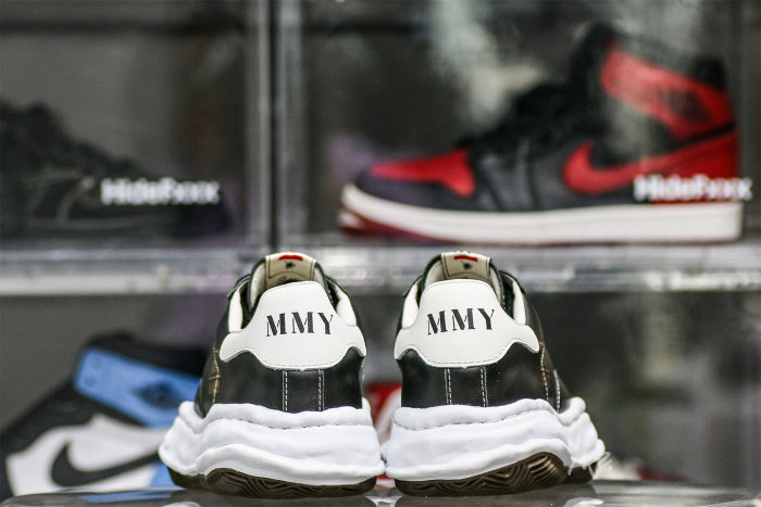 MaisOn Margiel@ Yasuhir0 Blakey logo-patch sneakers