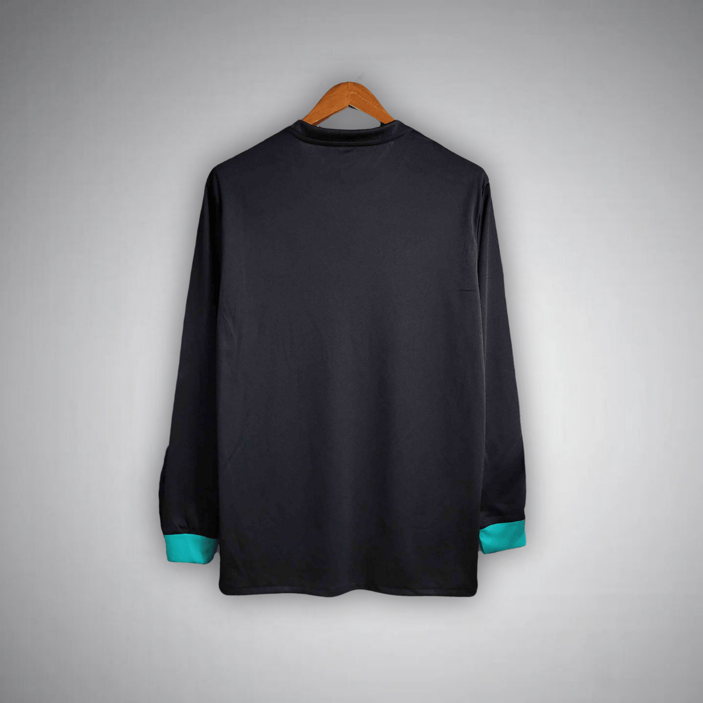 17/18 Real Madrid Long Sleeve Away Kit