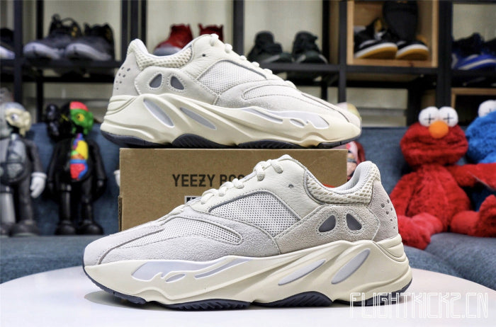 Yeezy Boost 700 Analog 2019