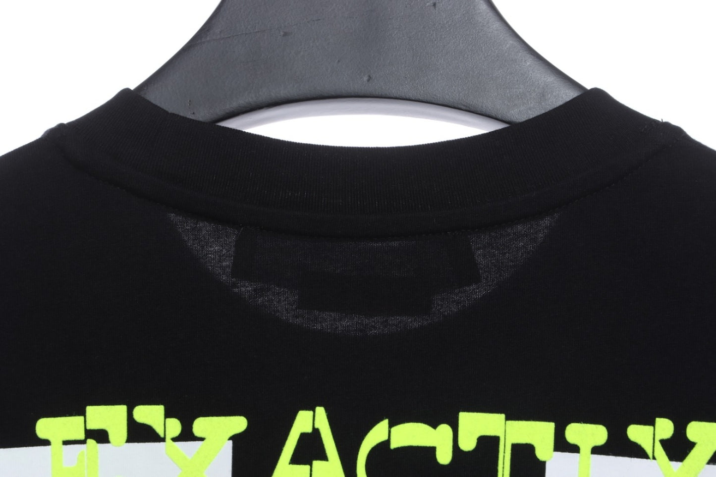 OW green paint letter arrowhead short sleeves