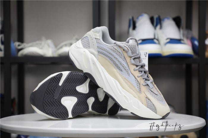Yeezy Boost 700 V2 Cream 2021