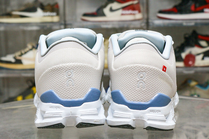 On Running Cloud X 4 Silver Chambray