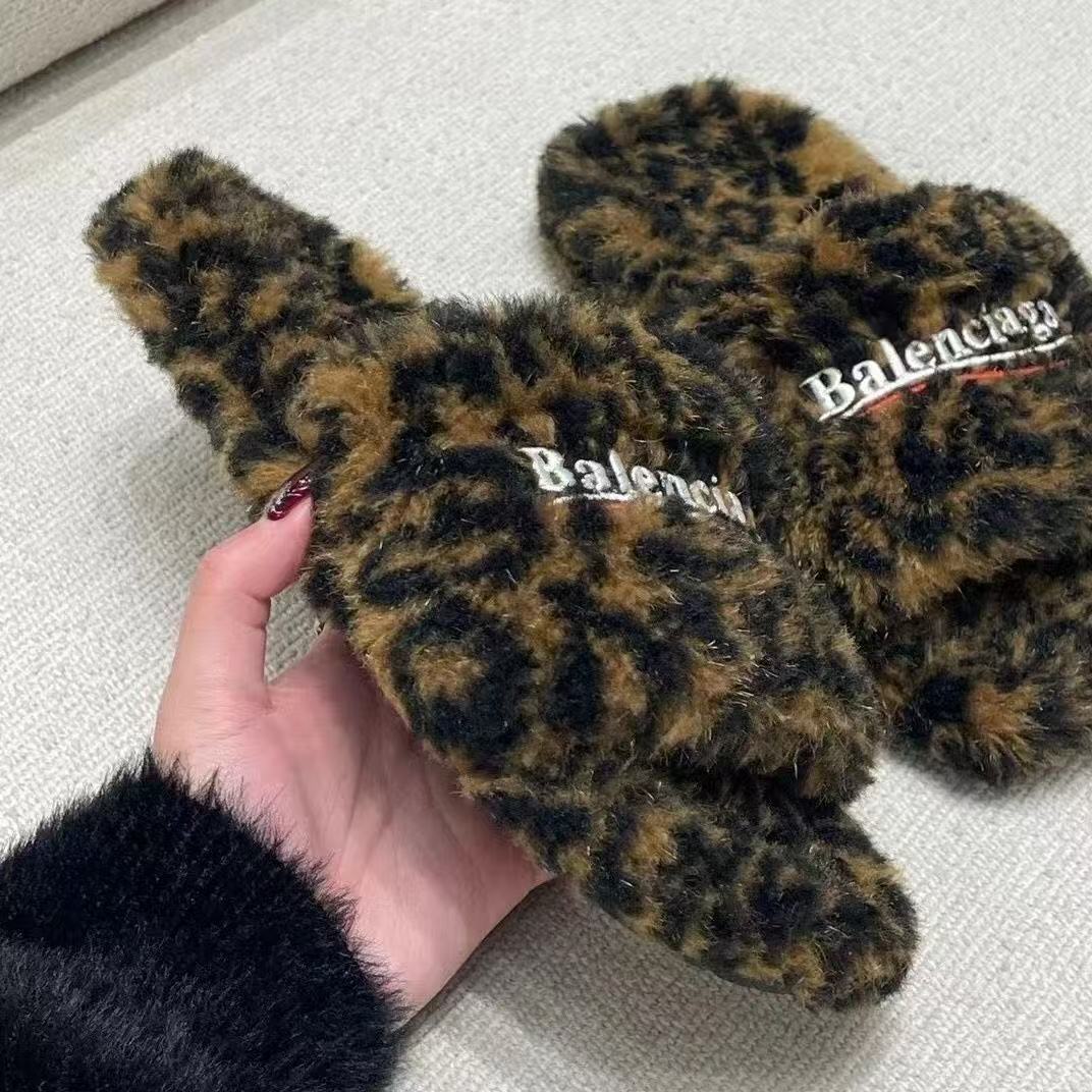 1:1 logo embroidery slide