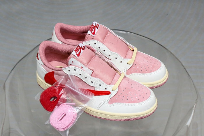 Travis Scott x Air Jordan 1 Low OG Shy Pink Red 2025