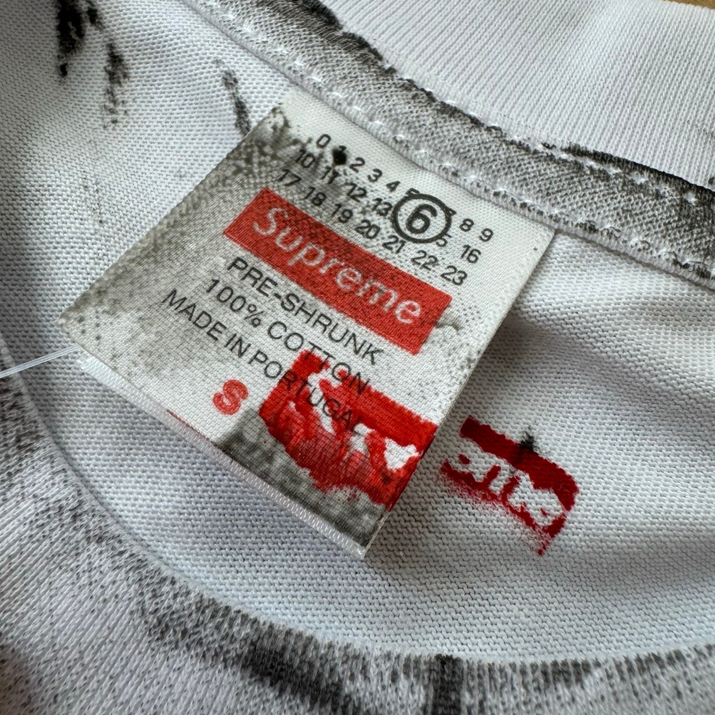 Supreme MM6 Box Logo Tee