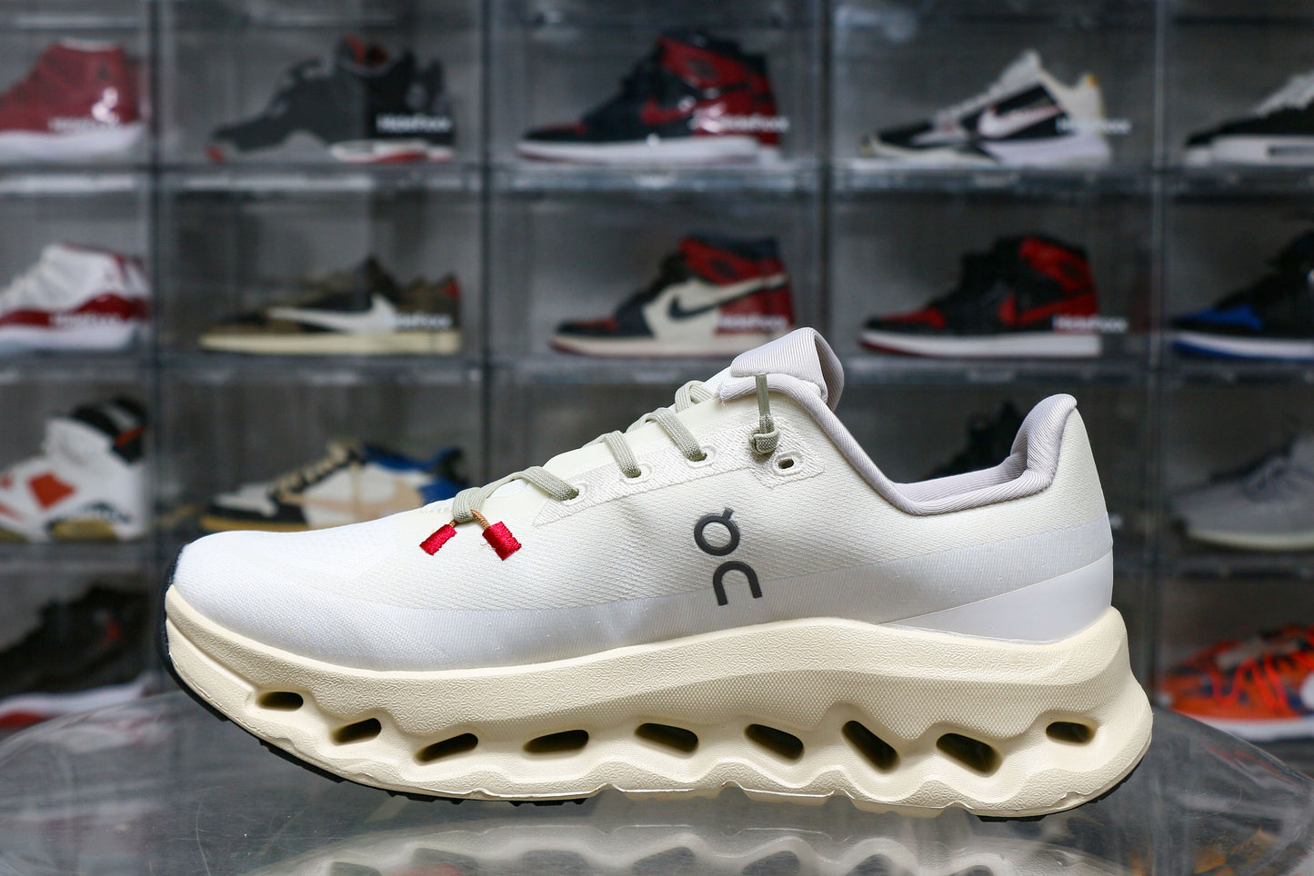 On Running Cloudtilt Sand Cream