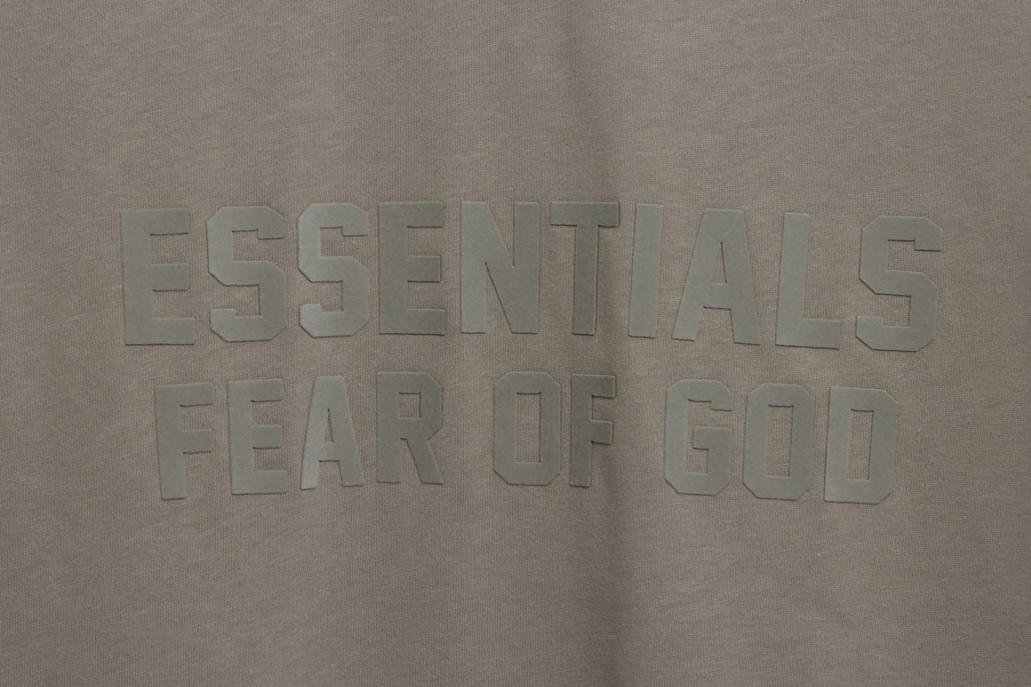 Essenti@ls Double line double row large letter flocking short sleeves