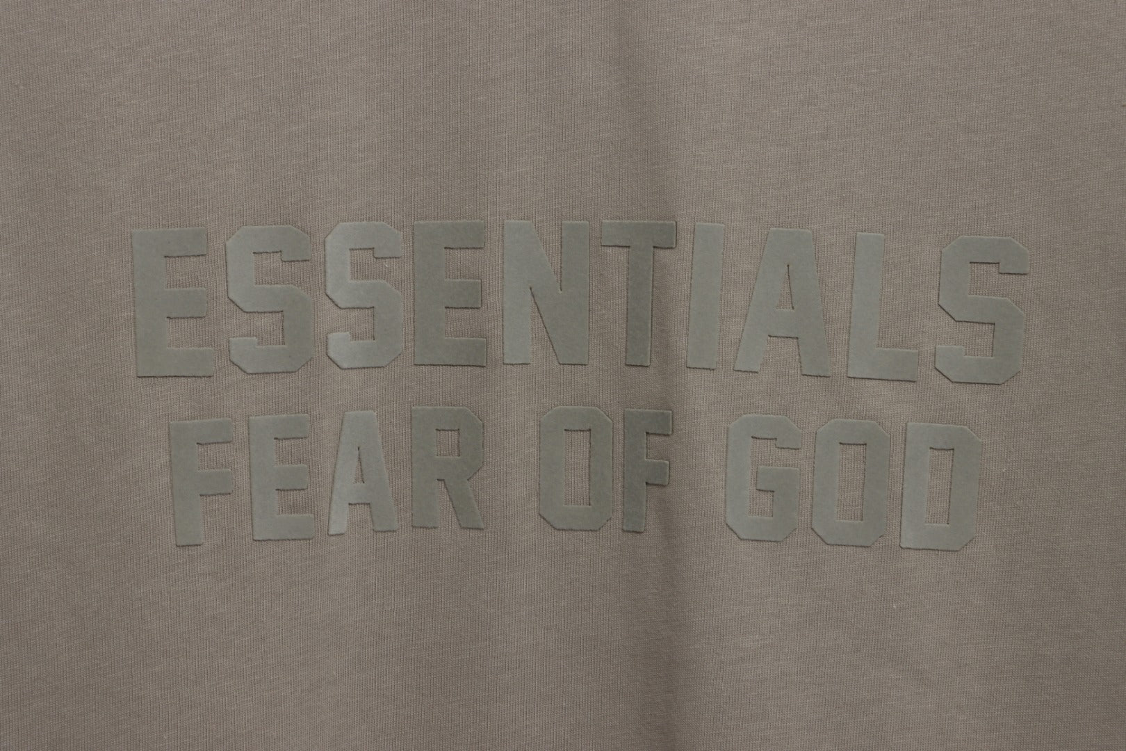 Essenti@ls Double line double row large letter flocking short sleeves