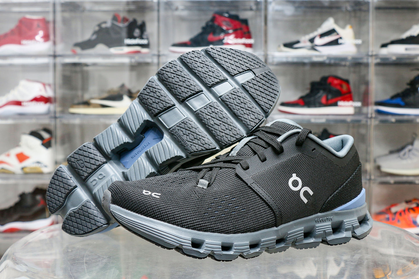 On Running Cloud X 4 Black Chambray