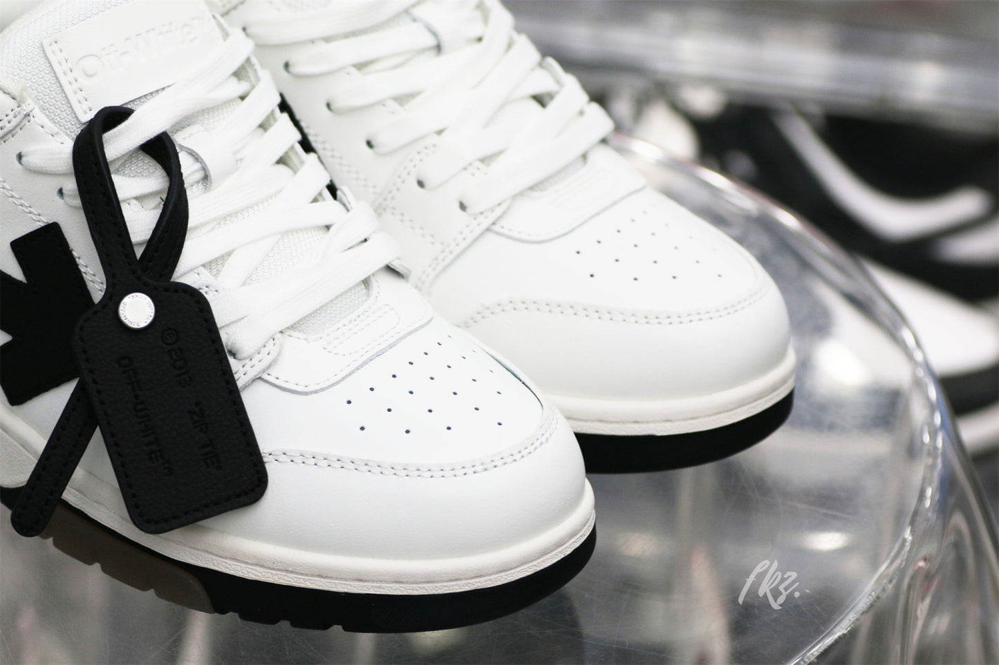 OFF-WHITE White & Black 'Out Of Office' Sneakers