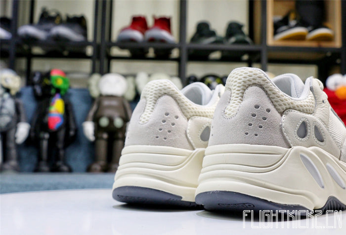 Yeezy Boost 700 Analog 2019