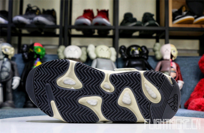 Yeezy Boost 700 Analog 2019