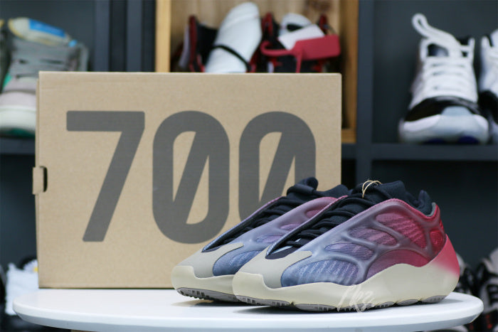 Yeezy 700 V3 Fade Carbon 2022