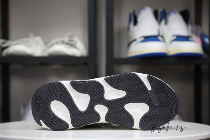 Yeezy Boost 700 V2 Cream 2021