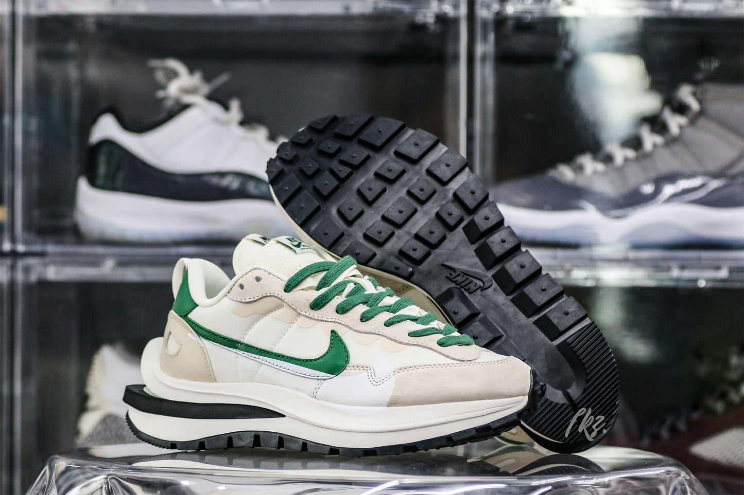Sacai x colegio Nike VaporWaffle 3.0 White Grey Green