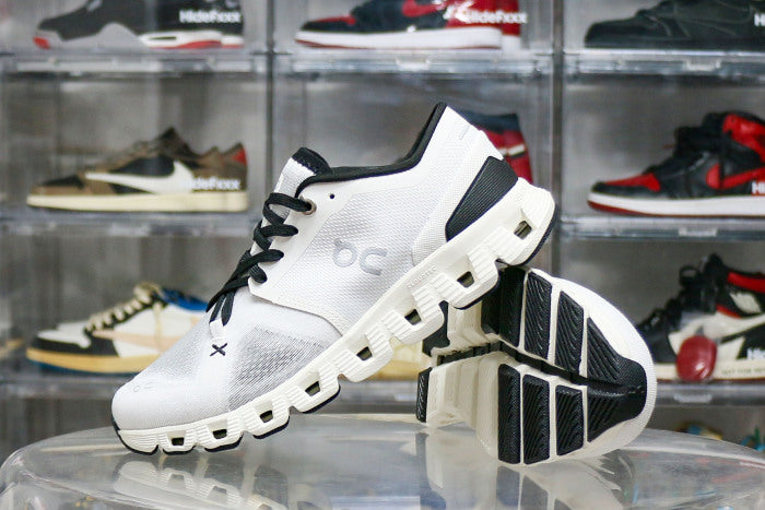 On Cloud X 3 Ivory Black