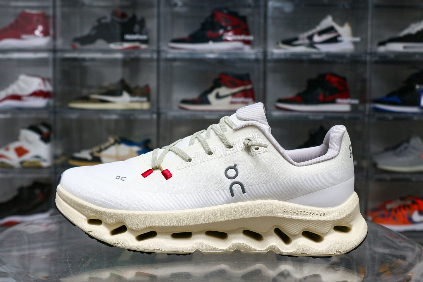 On Running Cloudtilt Sand Cream