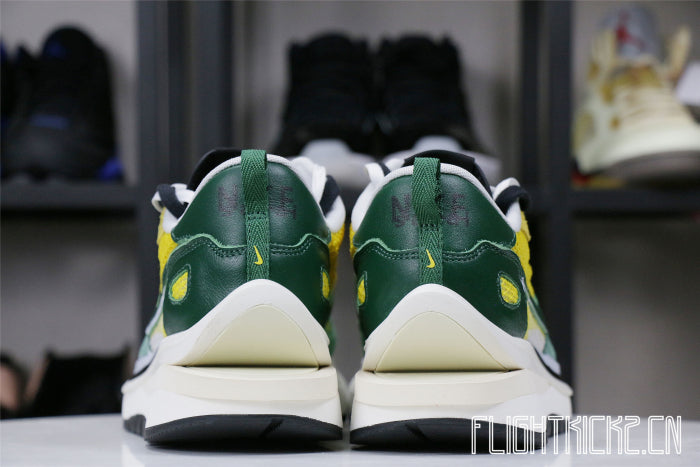 Nike Vaporwaffle sacai Tour Yellow Stadium Green (LN5 A1)