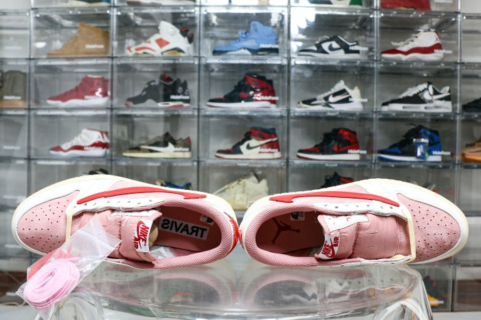Travis Scott x Air Jordan 1 Low OG Shy Pink Red 2025