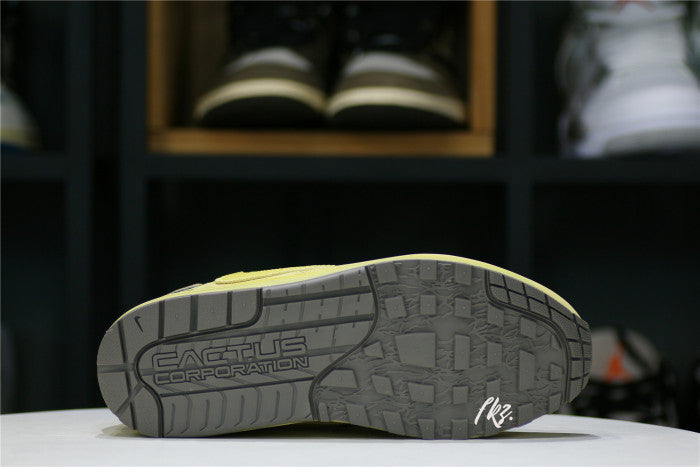 Nike Air Max 1 Travis Scott Cactus Jack Saturn Gold