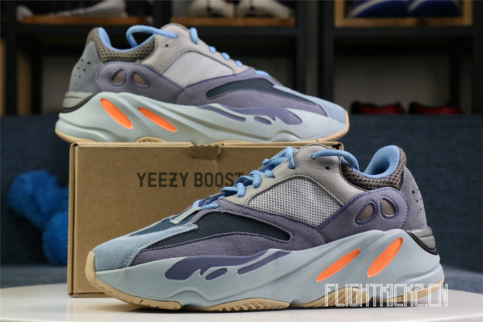 Yeezy Boost 700 Carbon Blue 2020
