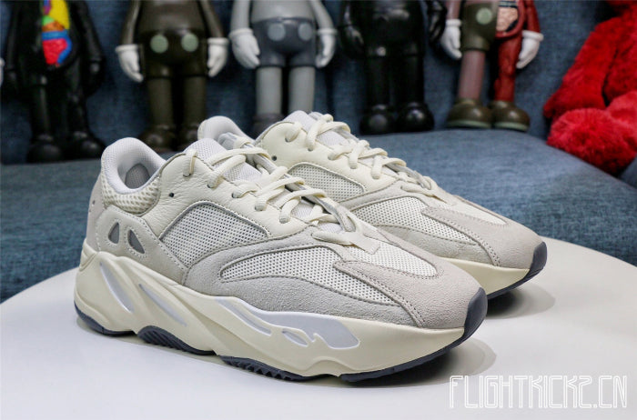 Yeezy Boost 700 Analog 2019