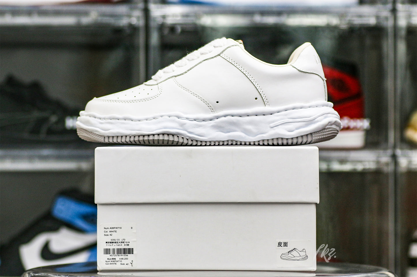 MaisOn Margiel@ Yasuhir0 perforated-detail low-top sneakers