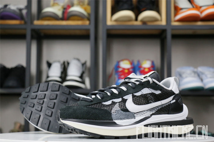 Sacai x Nike Vaporwaffle Black White (LN5 A1)