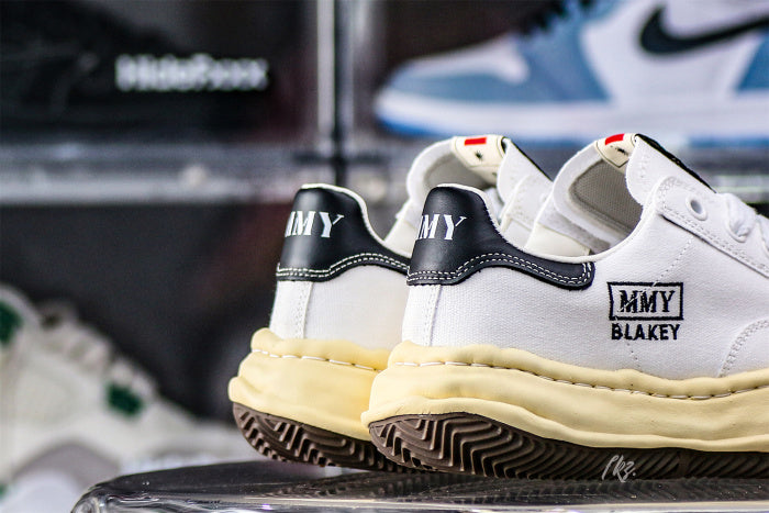 MaisOn Margiel@ Yasuhir0 chunky rubber sole white sneakers