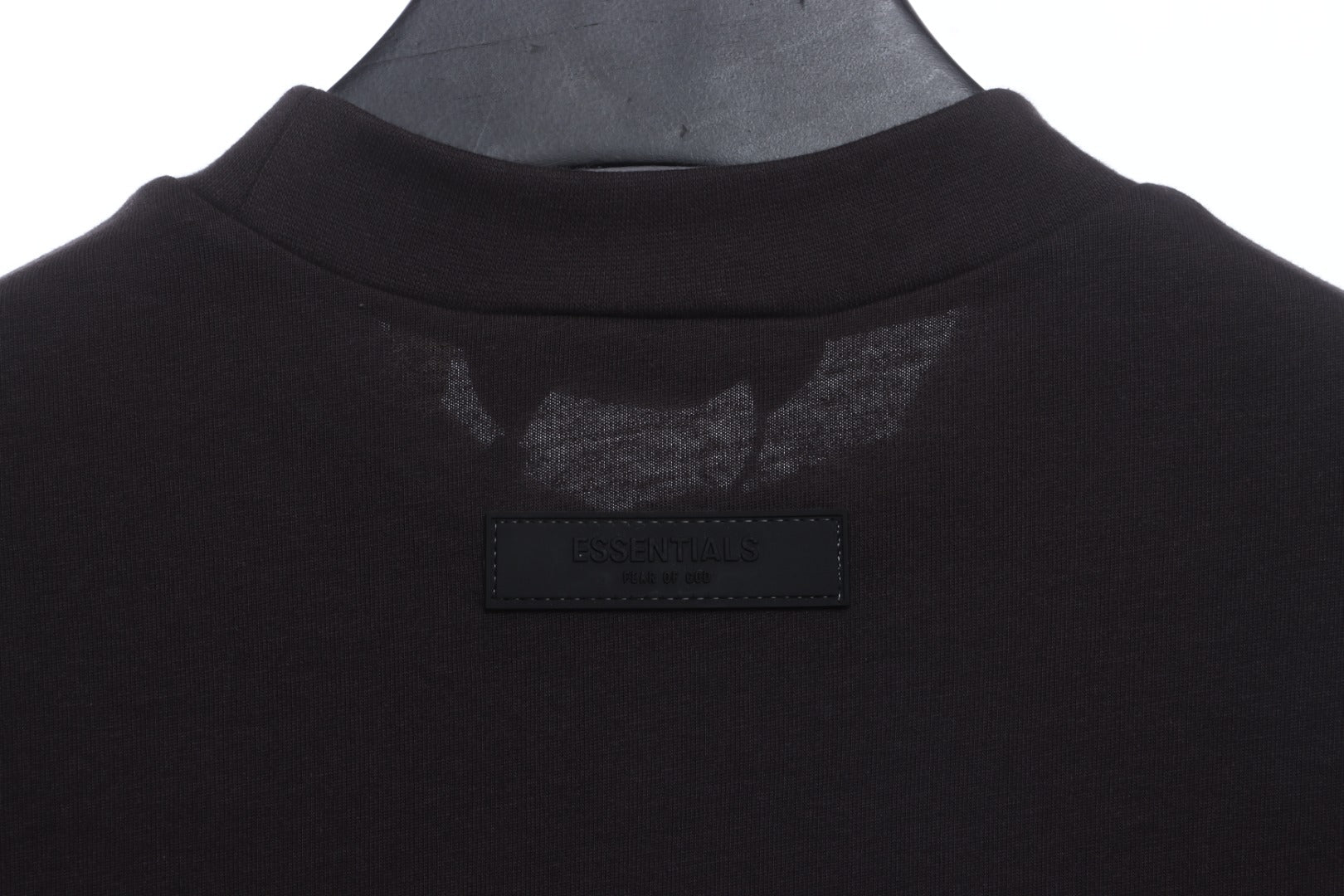 Essenti@ls Double line double row large letter flocking short sleeves