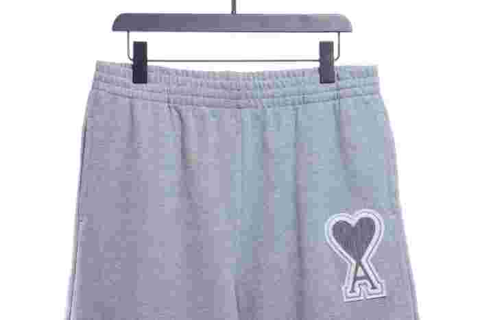 AMI 22ss heart embroidery shorts