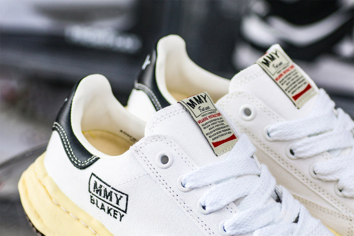 MaisOn Margiel@ Yasuhir0 chunky rubber sole white sneakers