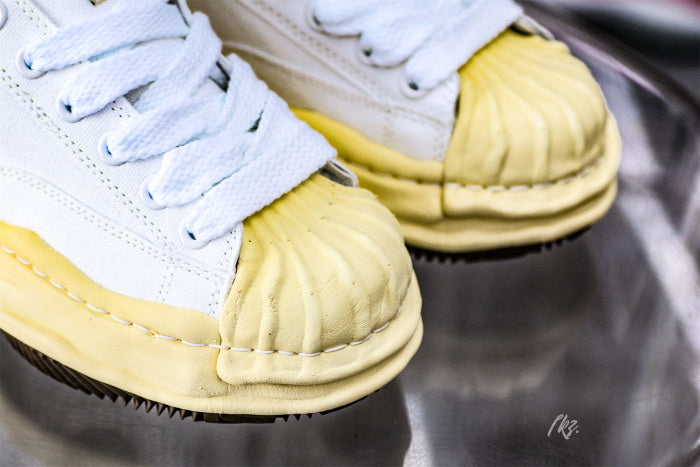 MaisOn Margiel@ Yasuhir0 chunky rubber sole white sneakers