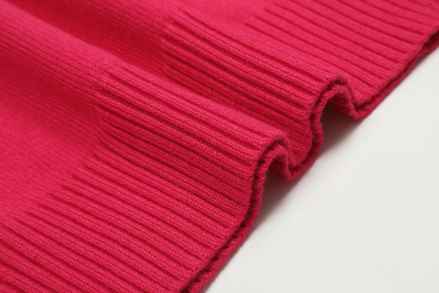 Am1 2024SS classic red jacquard big heart turtleneck sweater