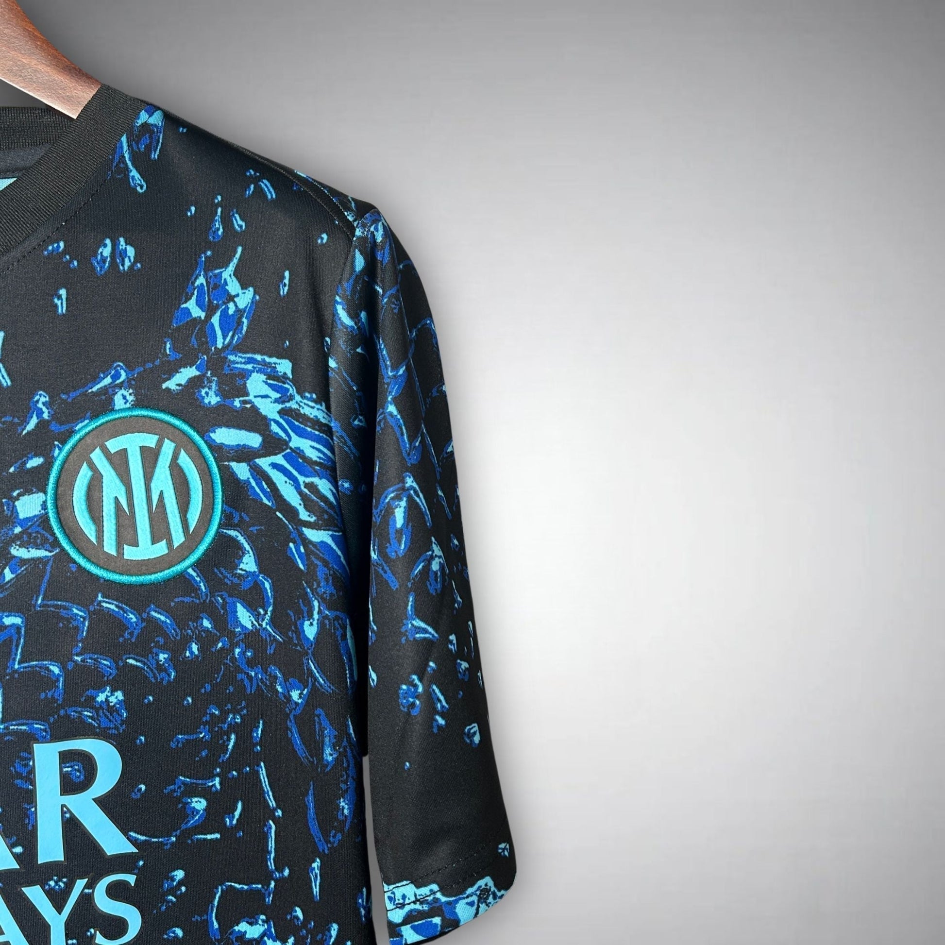 Inter Milan "Veleno Blu" Premium Kit