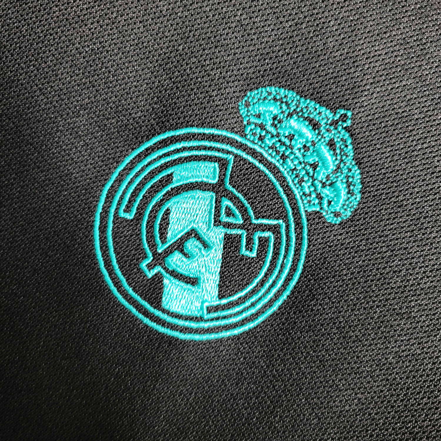 17/18 Real Madrid Long Sleeve Away Kit