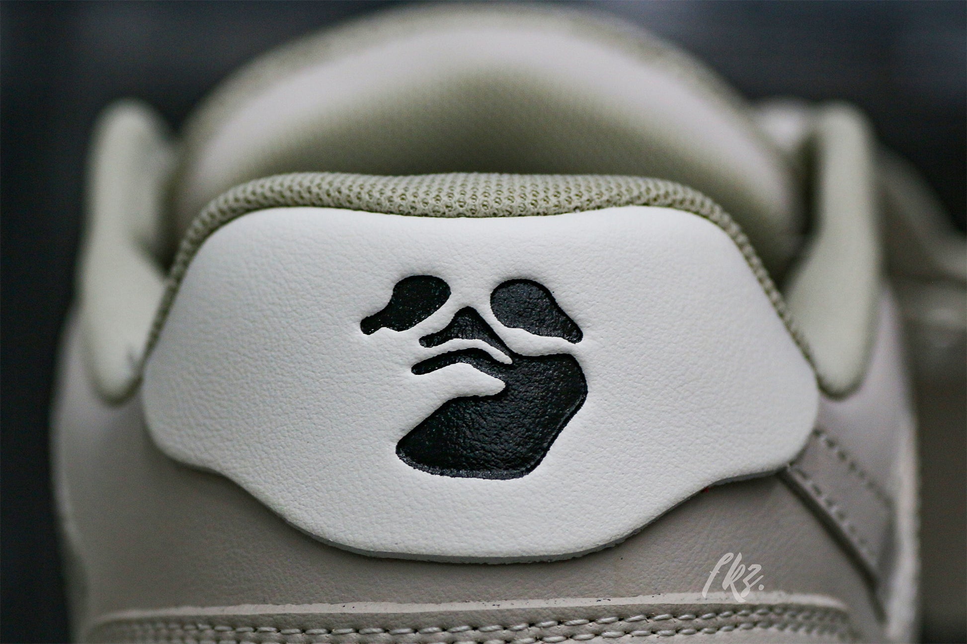 Off-White White & Beige 'Out Of Office' Sneakers
