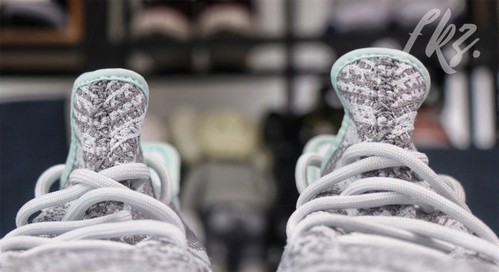 Yeezy 350 Boost V2 Blue Tint 2017 (LN5 A1)