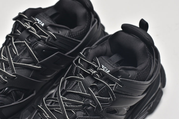 Balenciag* Tess S. Gomma Trek Sneaker