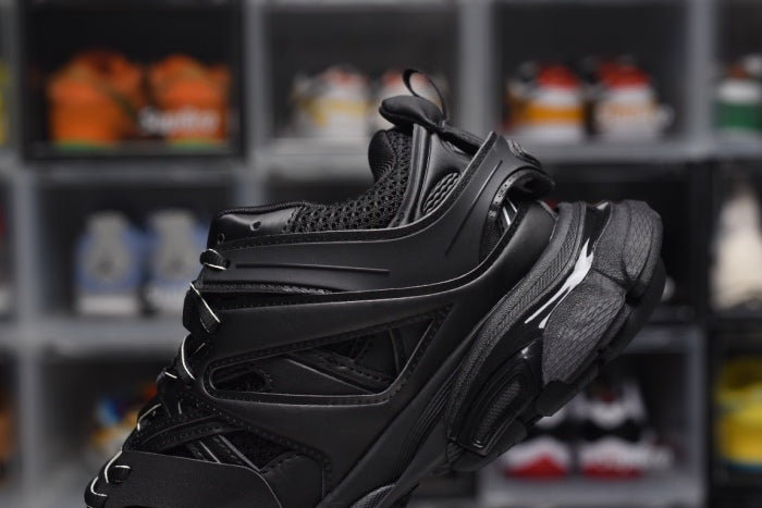 Balenciag* Tess S. Gomma Trek Sneaker