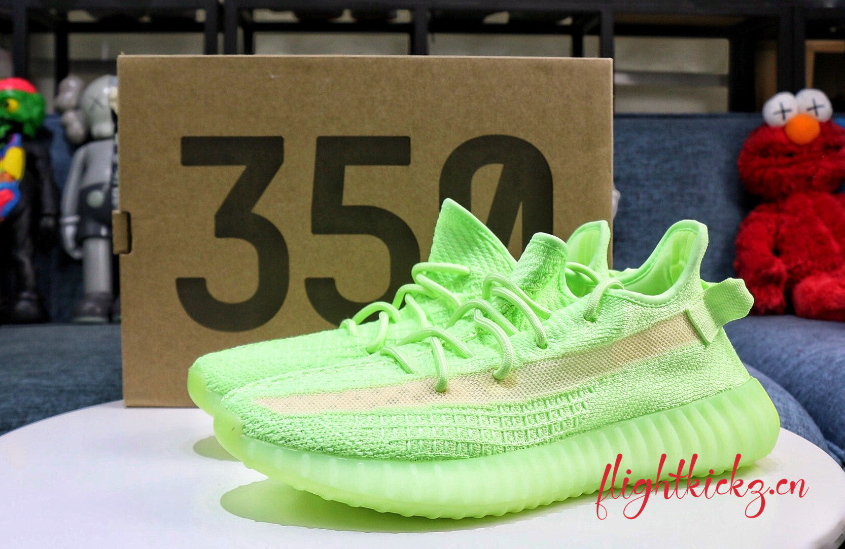 Yeezy Boost 350 V2 Glow In The Dark （Ln5 A1)