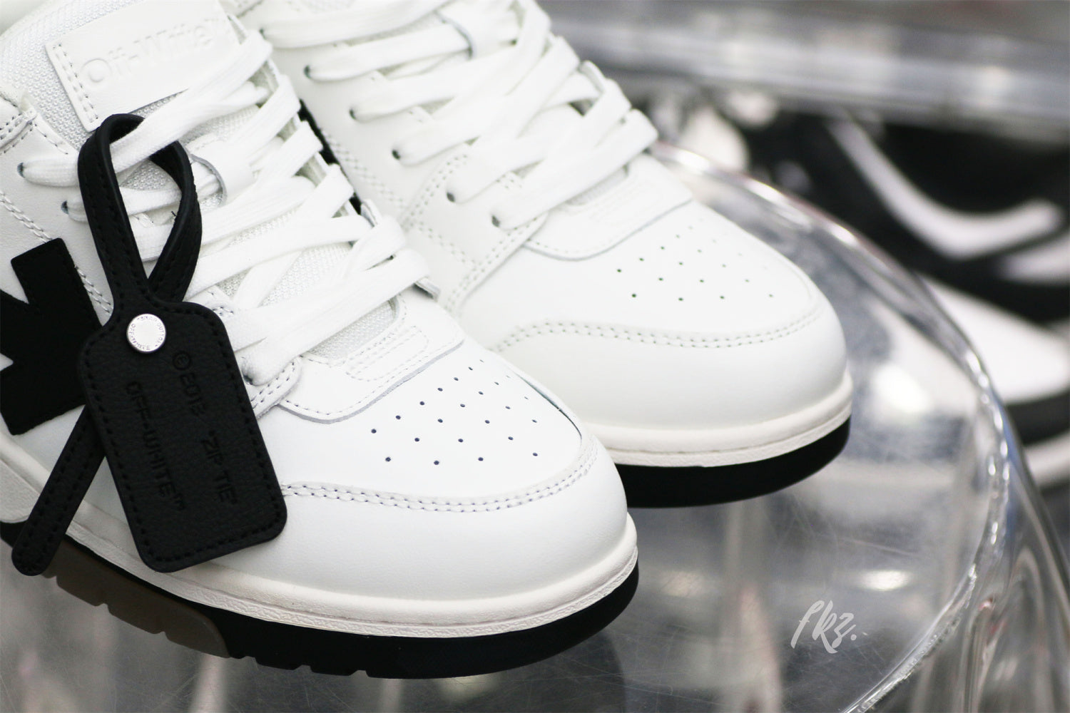 OFF-WHITE White & Black 'Out Of Office' Sneakers