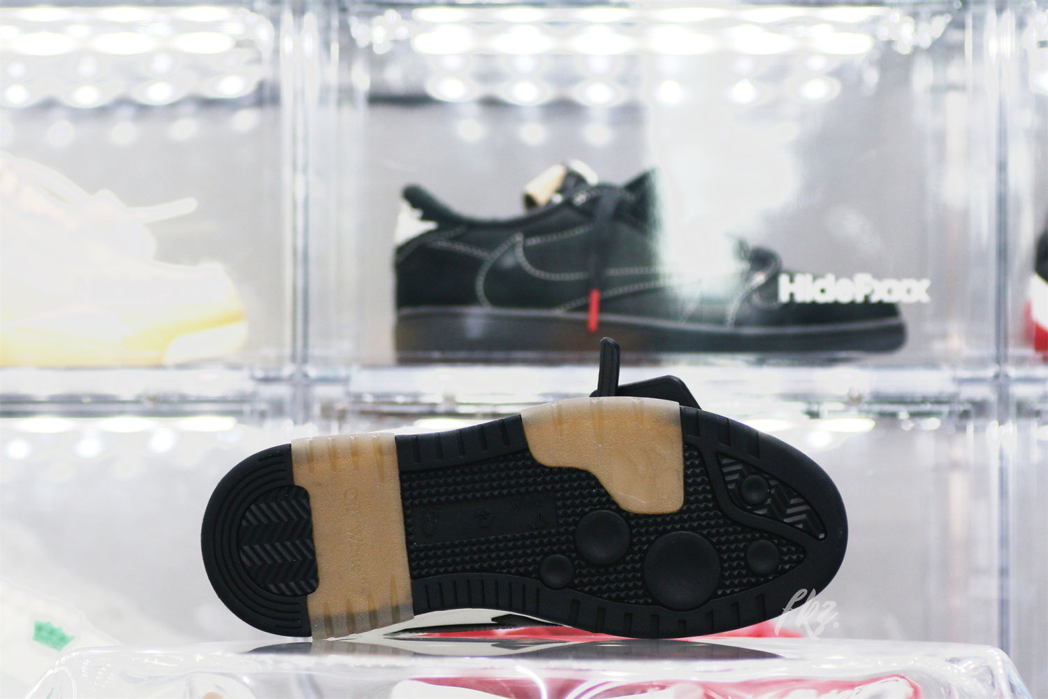 OFF-WHITE White & Black 'Out Of Office' Sneakers